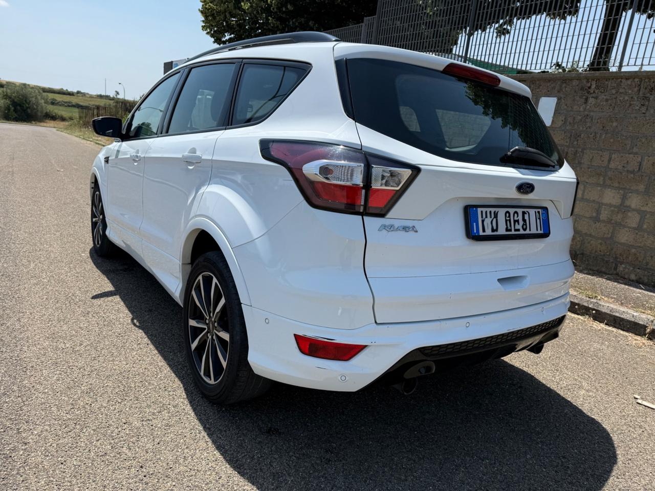 Ford Kuga 1.5 TDCI 120 CV S&S 2WD ST-Line
