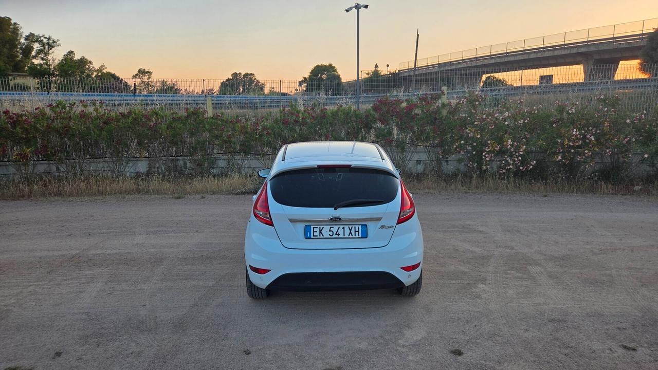 Ford Fiesta 1.4 5 porte Bz.- GPL Titanium