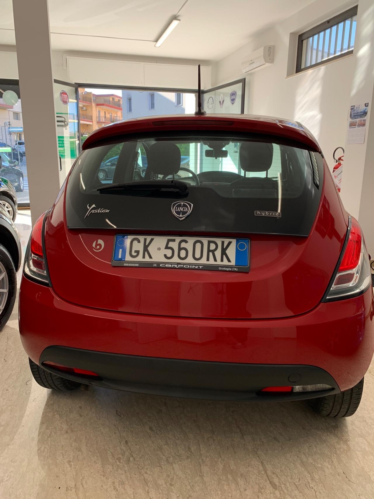 Lancia Ypsilon 1.0 FireFly 5 porte S&S Hybrid Alberta Ferretti