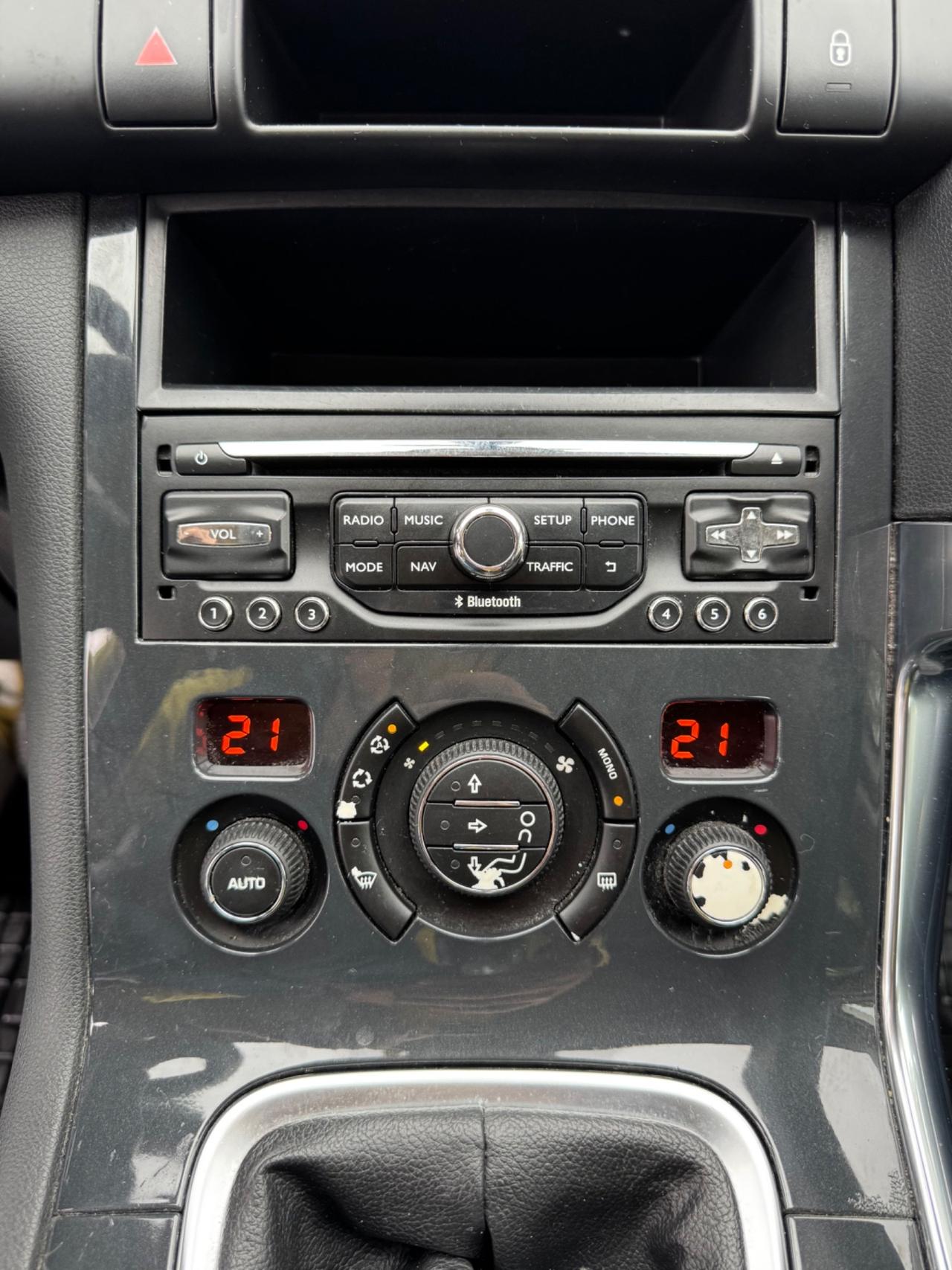 Peugeot 3008 1.6 HDi 115CV Allure