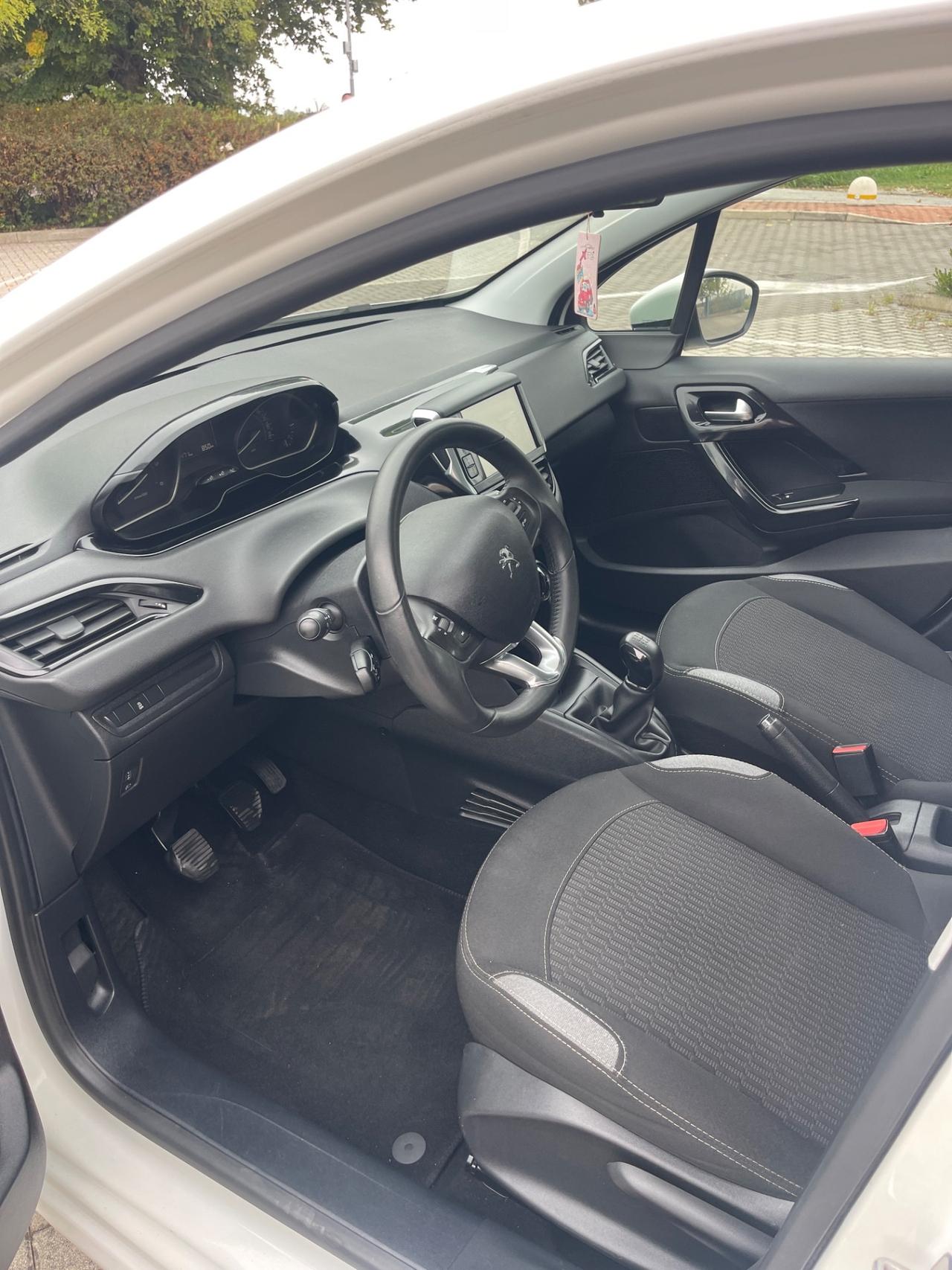 Peugeot 208 BlueHDi 75 5 porte Allure