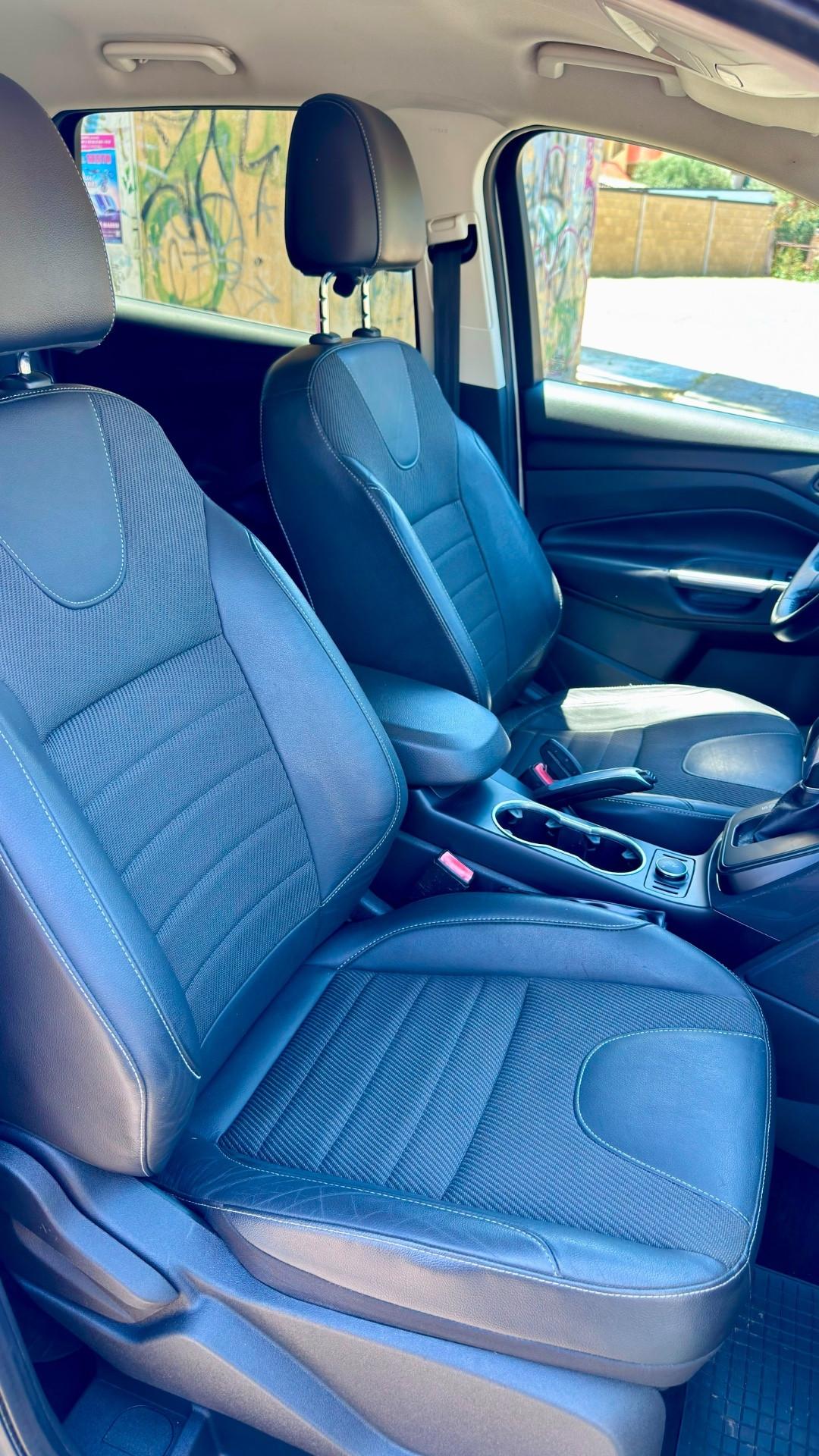 Ford Kuga 2.0 TDCI 140 CV 4WD Powershift Business