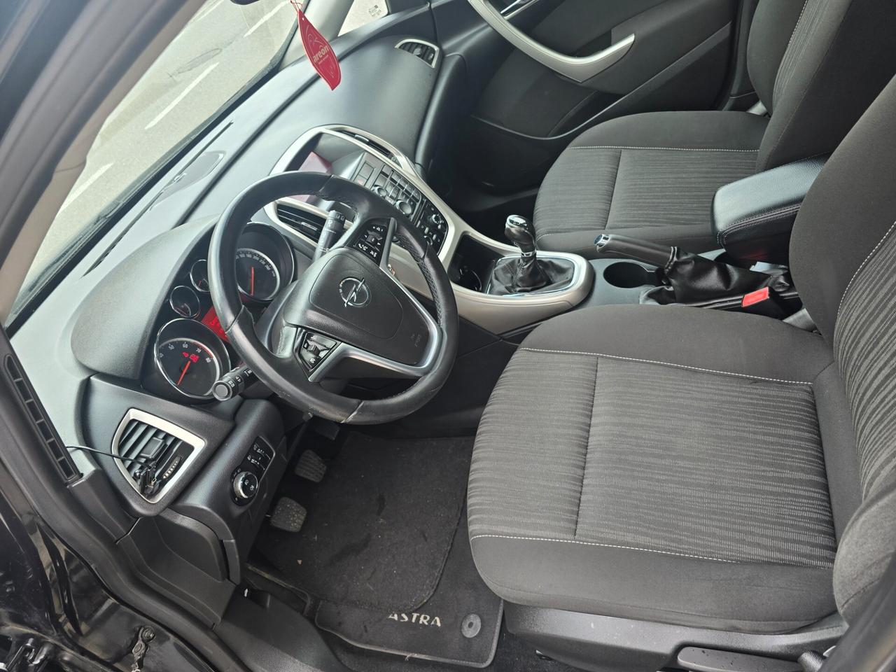 Opel Astra 1.4 100CV 5 porte Cosmo