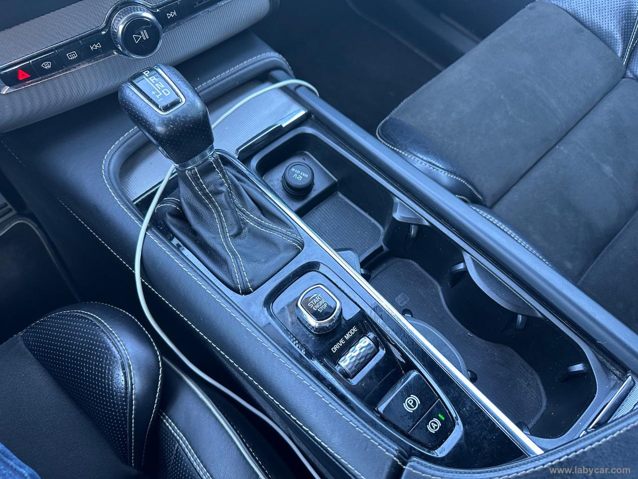 VOLVO XC90 D4 Geartronic 7 posti R-design