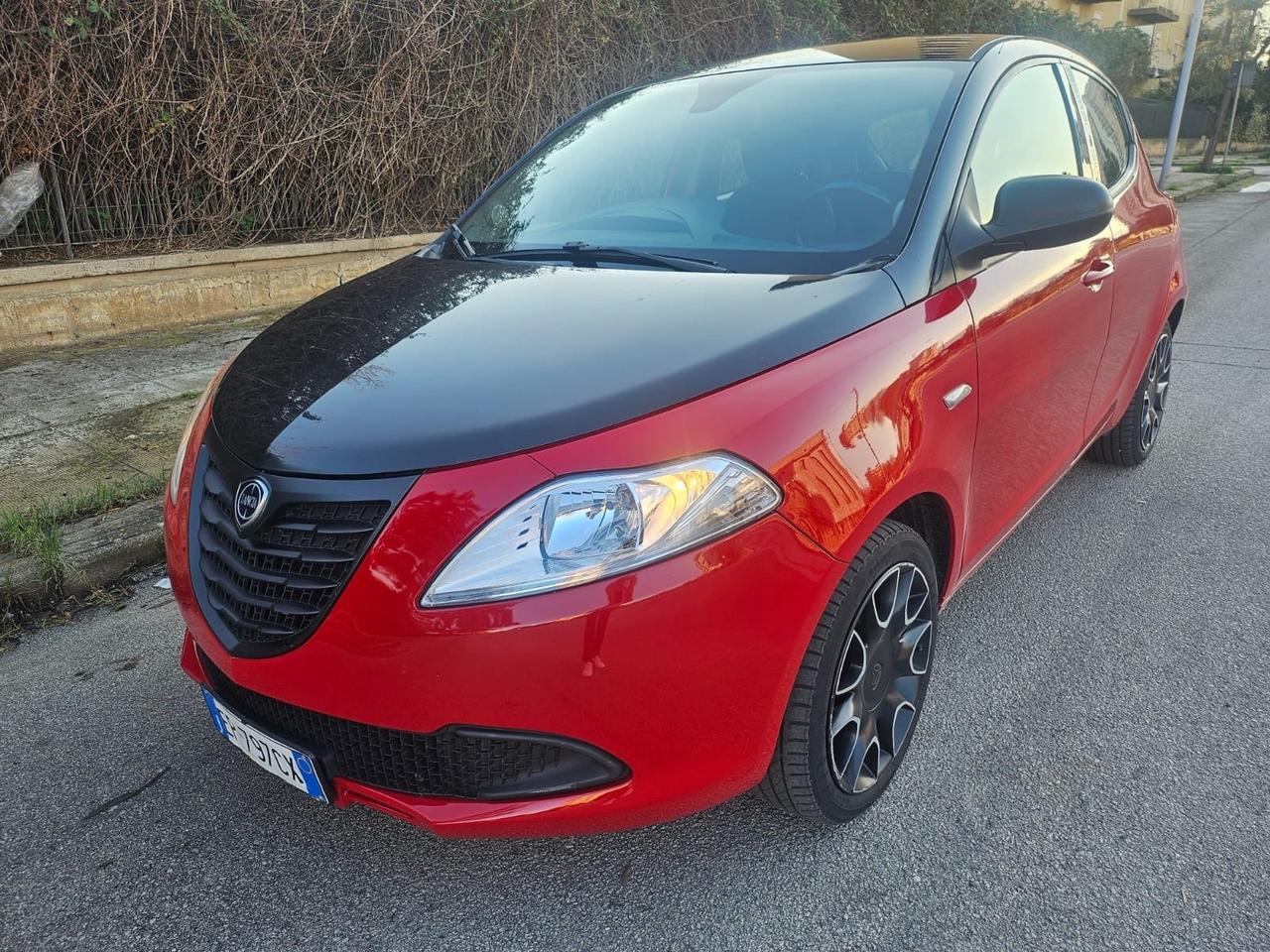 Lancia Ypsilon 1.3 MJT 16V 95 CV 5 porte S&S S Momodesign