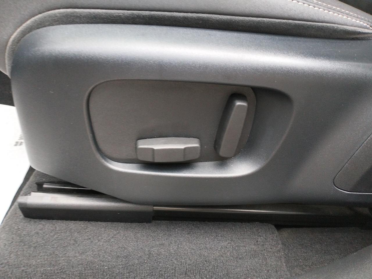 Land Rover Range Rover Velar 2.0d i4 R-Dynamic SE 180cv auto my19