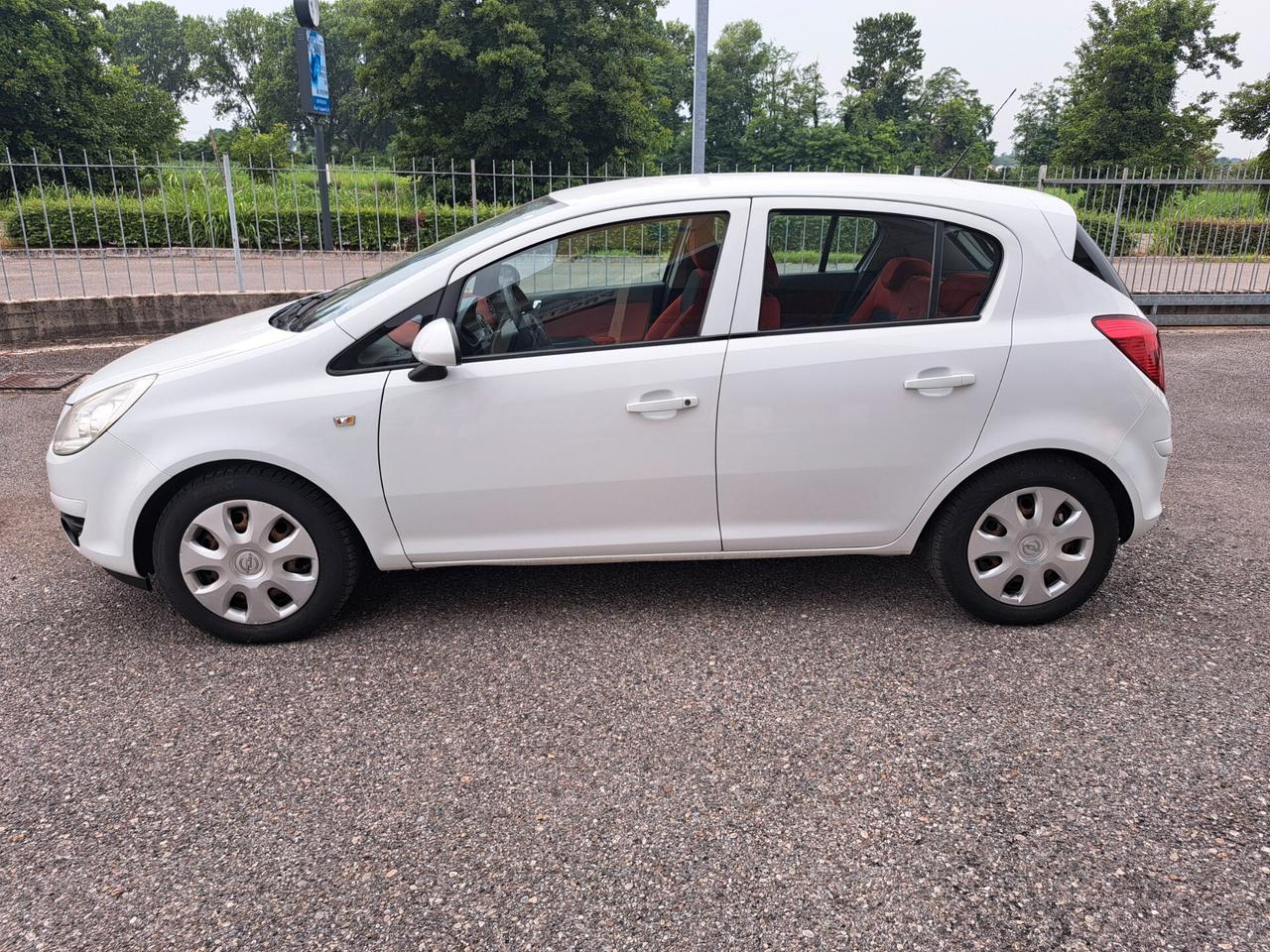 Opel Corsa 1.2 5 porte Easytronic Enjoy PER NEOPATENTATI