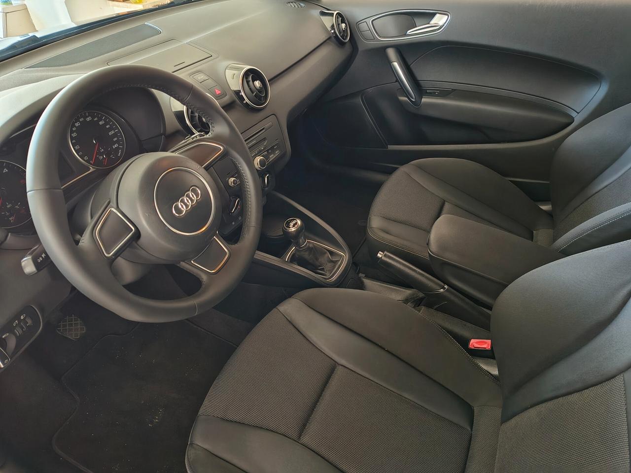 AUDI A1 1.6 TDI AMBITION "TENUTA BENISSIMO"