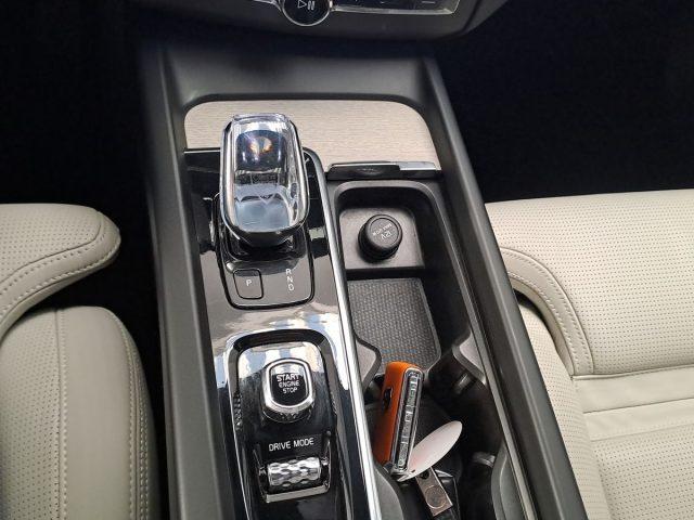 VOLVO XC60 B4 (d) AWD Geartronic Inscription Aut