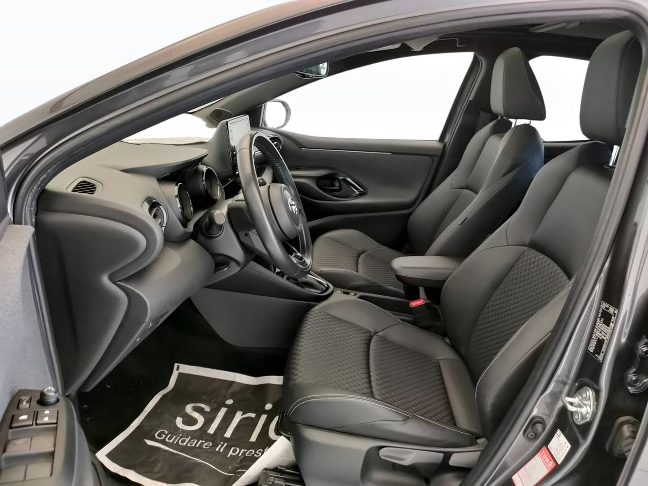 TOYOTA Yaris IV 2020 - Yaris 1.5h Lounge