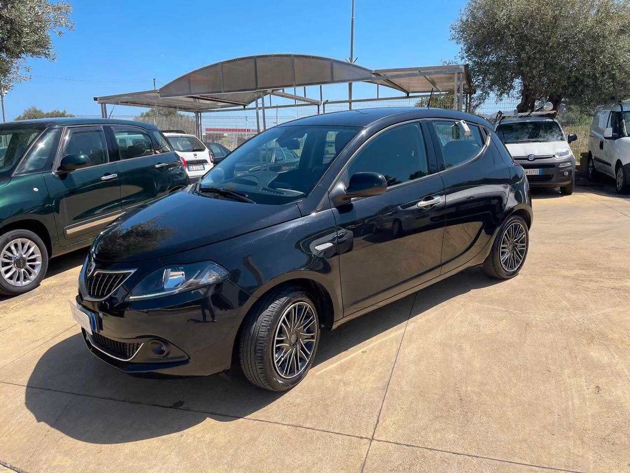 Lancia Ypsilon 1.0 FireFly 5 porte S&S Hybrid Gold