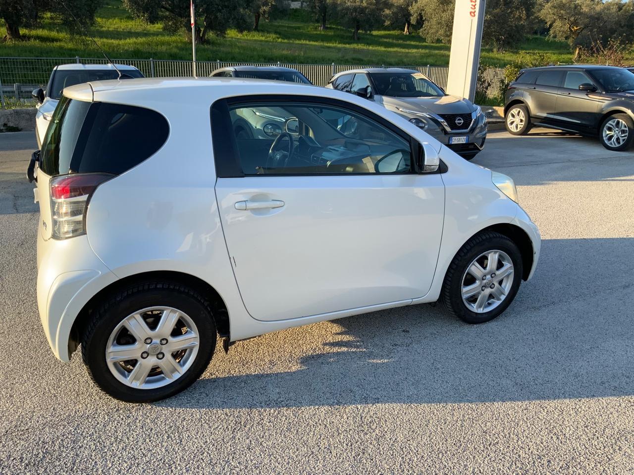Toyota iQ 1.0 Sol