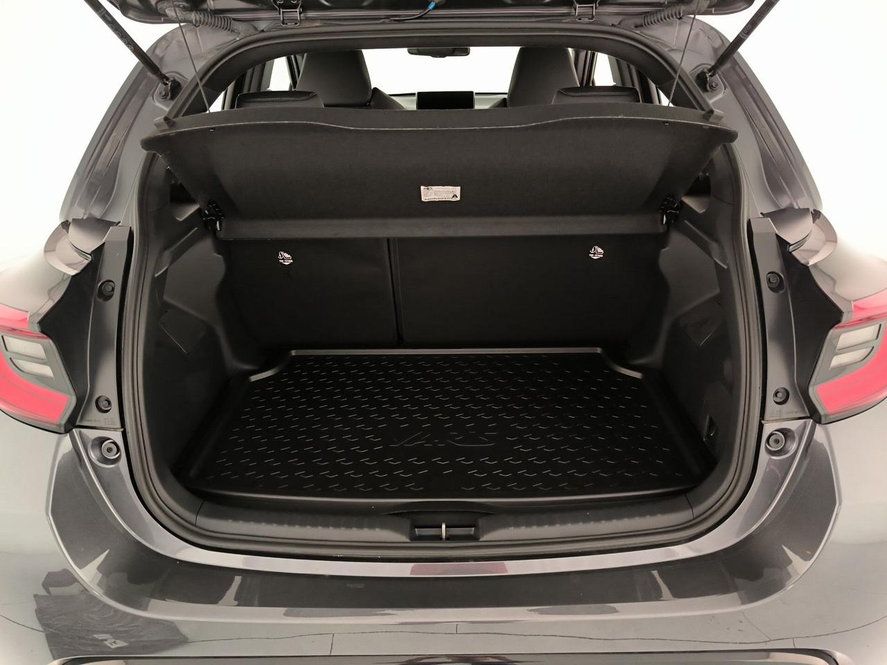 Toyota Yaris 1.5h 130 lounge