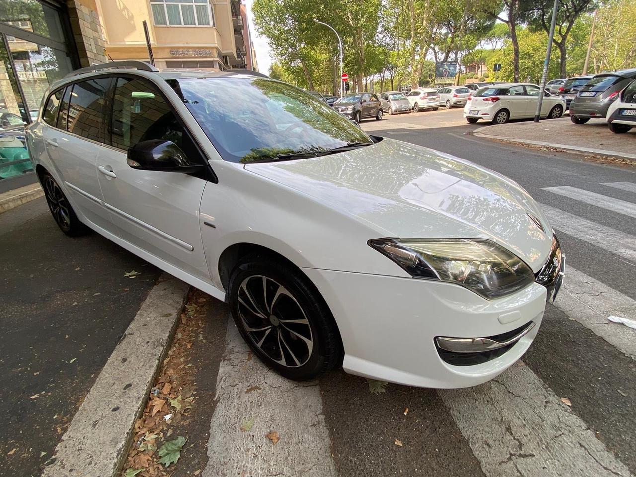 Renault Laguna 2.0 dCi 150CV SporTour LIMITED NAVI
