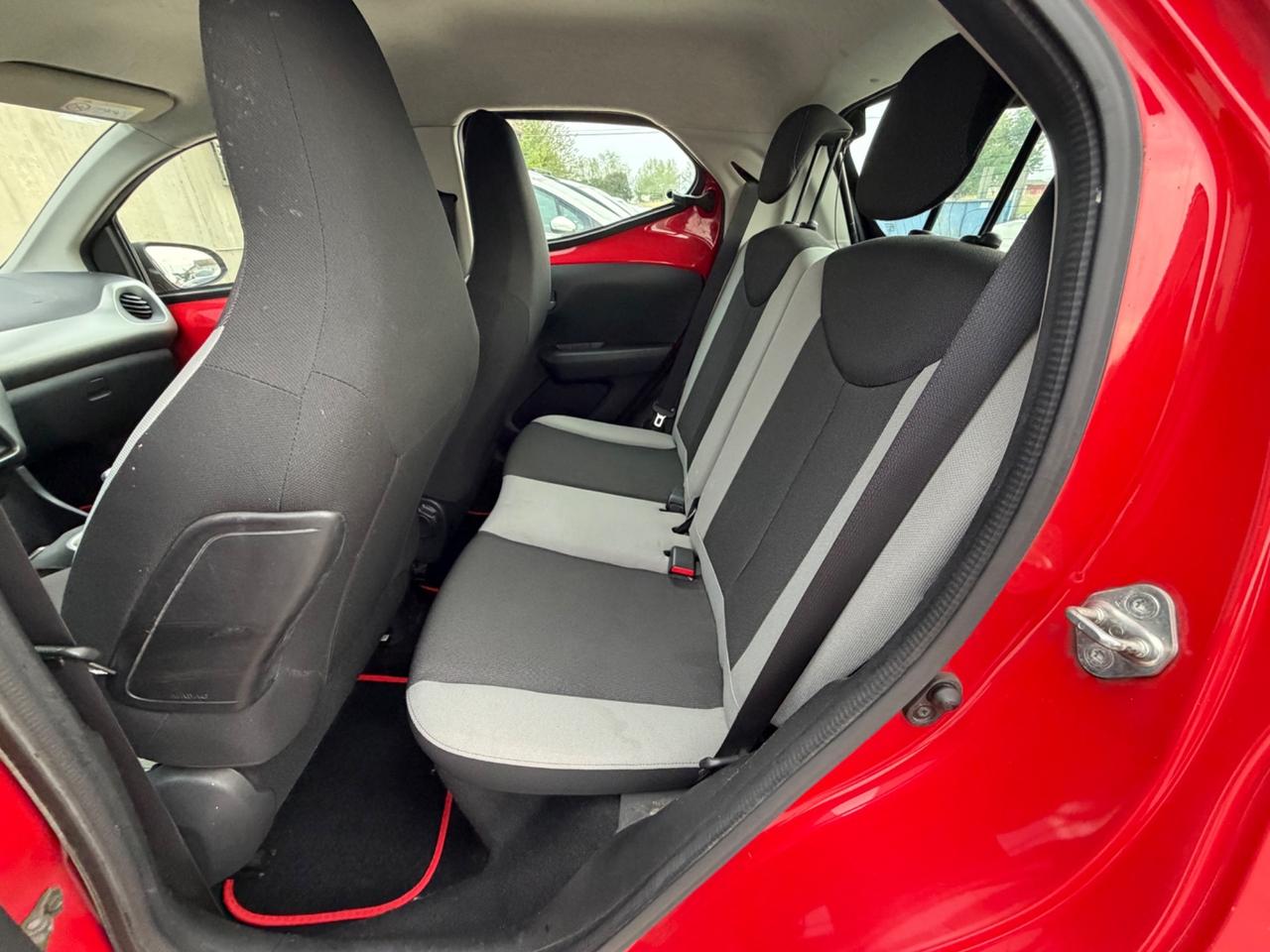 Toyota Aygo 1.0 VVT-i 69 CV 5 porte x-cool TSS
