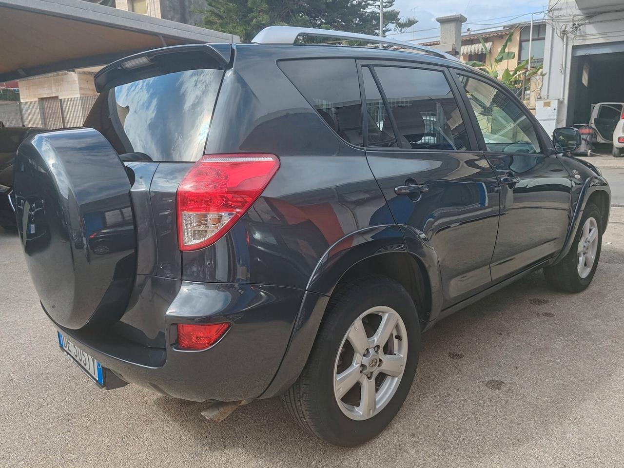 Toyota RAV 4 RAV4 2.2 D-4D 177 CV Luxury