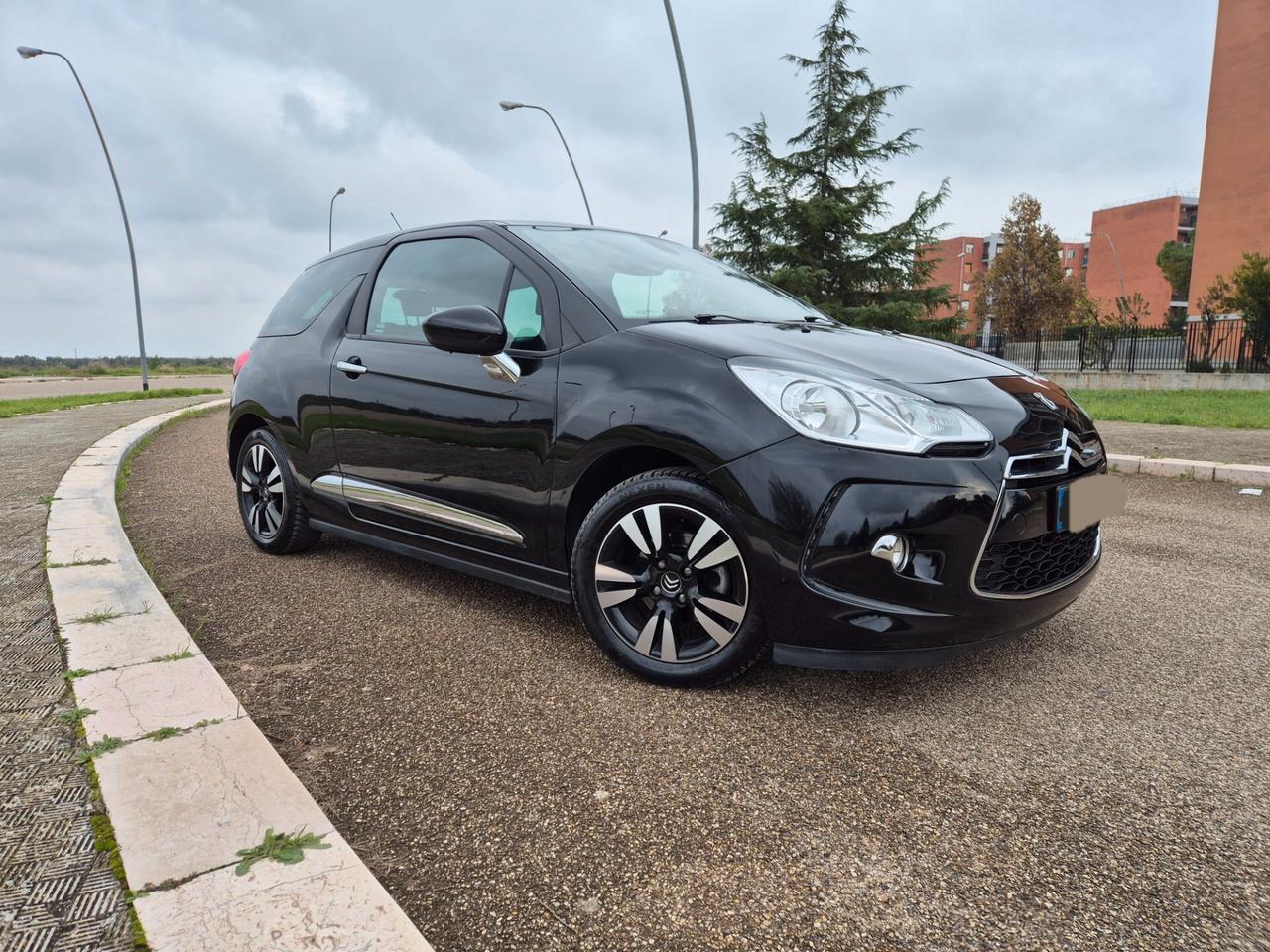 Citroen DS3 1.2 benzina 82cv so chic anno 2015