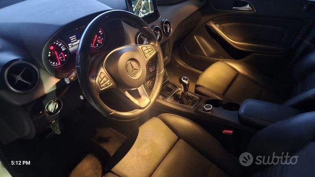 Mercedes-Benz Classe B MERCEDS B 180 D PREMIUM