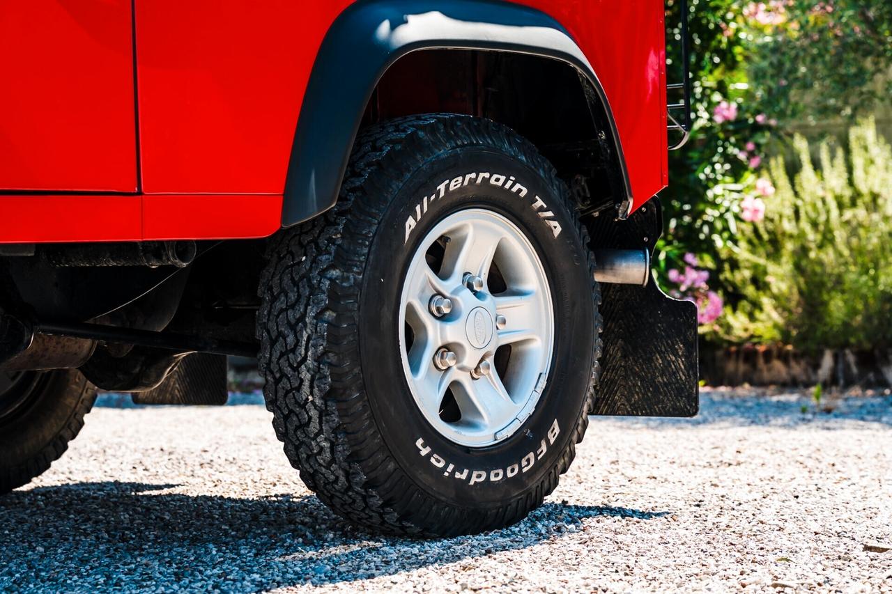 Land Rover Defender 90 Soft Top TD5 Aria condizionata + Kit pala neve Full