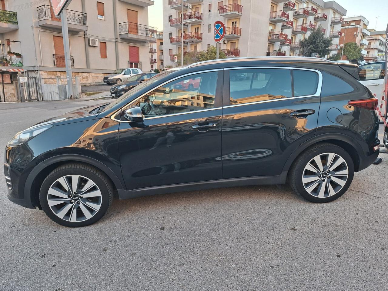 Kia Sportage 1.7 CRDI 2WD Cool * Pelle * Navi * Garantita 12 Mesi