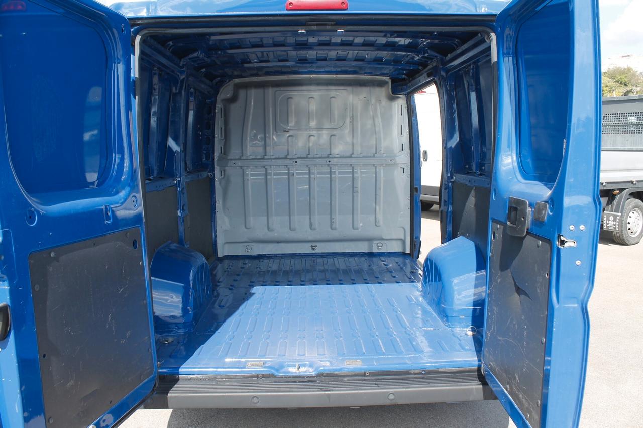 Peugeot Boxer 330 2.2 BlueHDi 140 S&S PC-TN Furgone