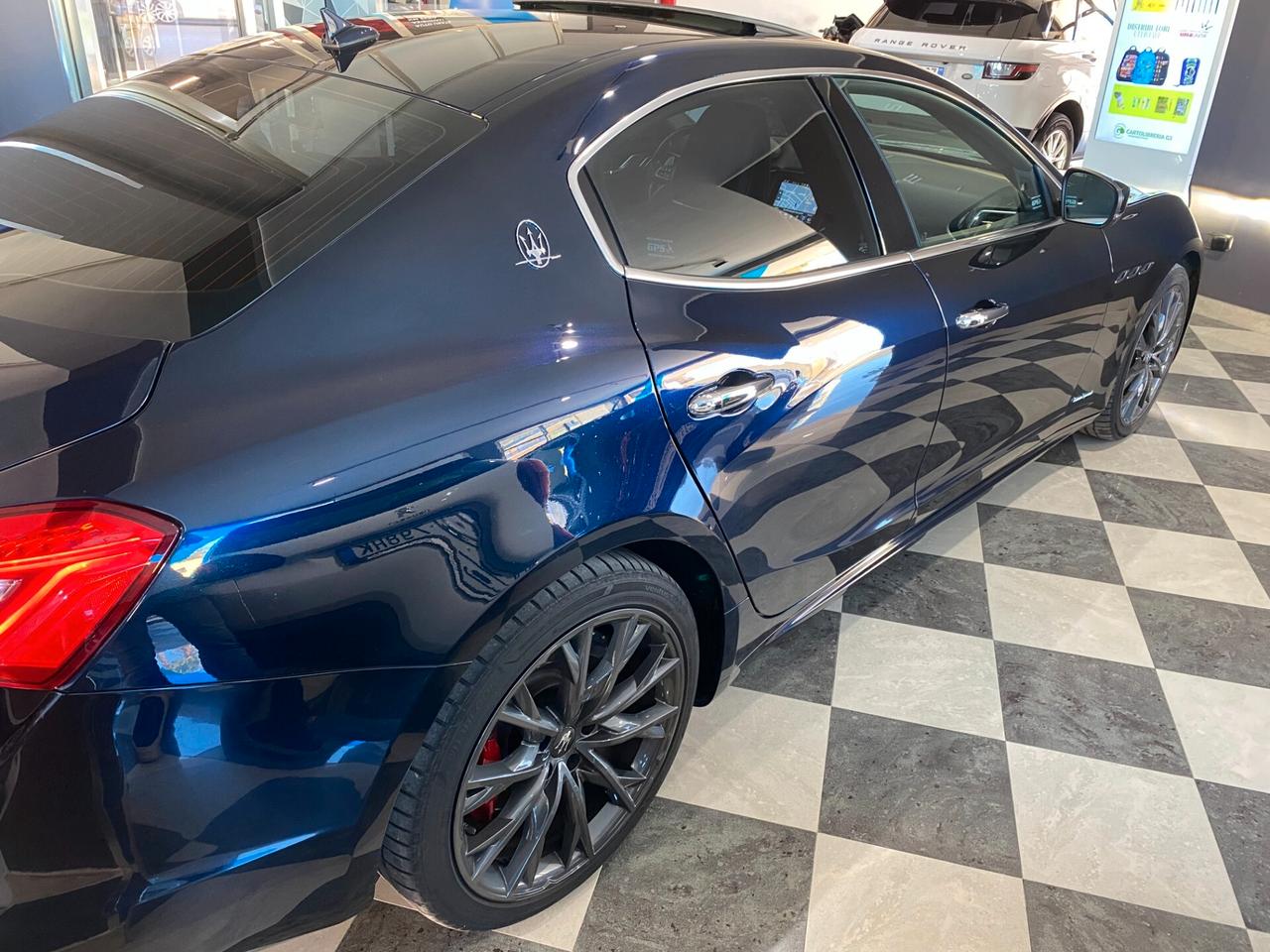 Maserati Ghibli V6 Diesel 275 CV Gran Sport tetto apribile