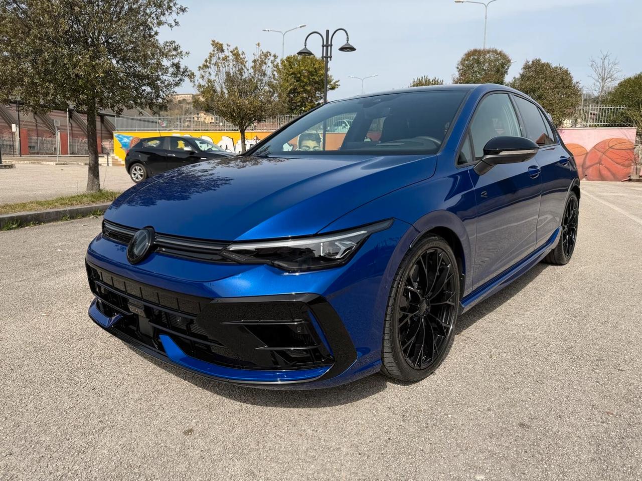 Volkswagen Golf R/2.0/DSG/4MOTION/BLACK EDITION/HEAD UP/NAVI/TELPDC/F1/CERCHI 19/SED.SPORT/PRONTA CONSEGNA!!
