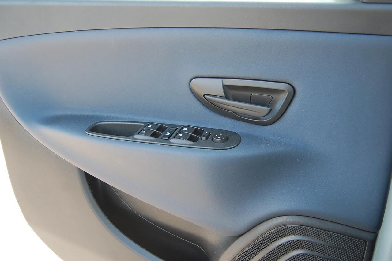 Lancia Ypsilon 1.0 FireFly 5 porte S&S Hybrid Platino