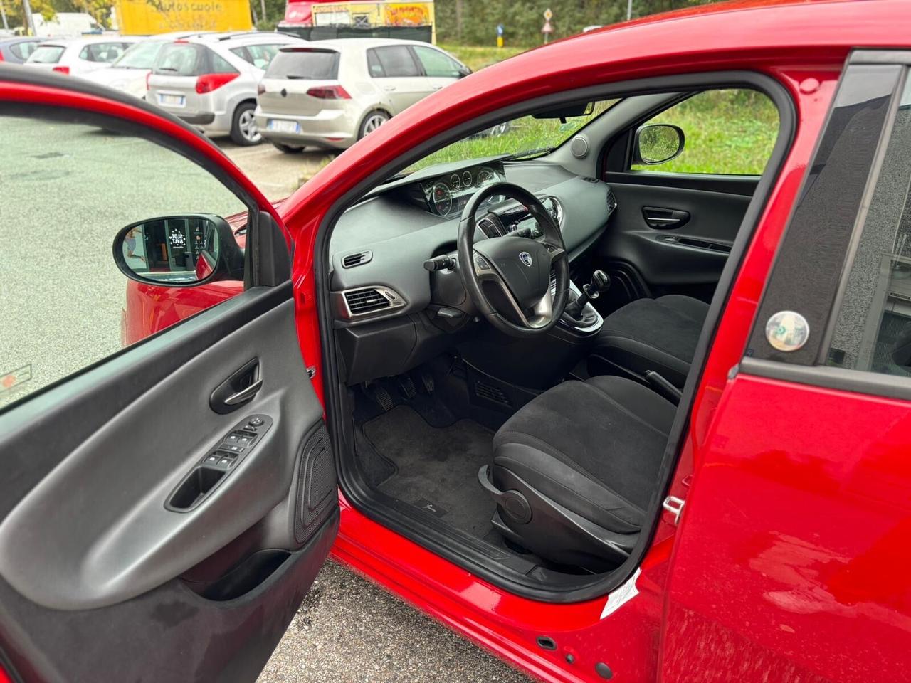 Lancia Ypsilon 0.9 TwinAir *NEOPATENTATI*METANO*