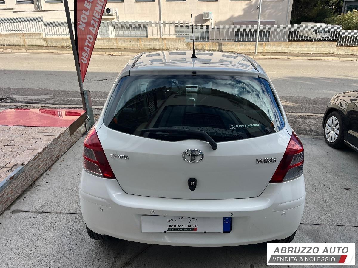 TOYOTA Yaris 1.0 5 porte Active