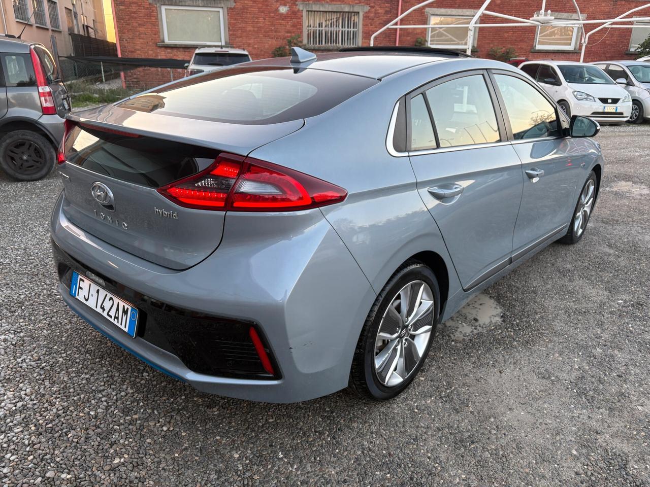 Hyundai Ioniq 1.6 Hybrid -Full