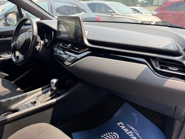 TOYOTA C-HR 1.8 Hybrid E-CVT Business