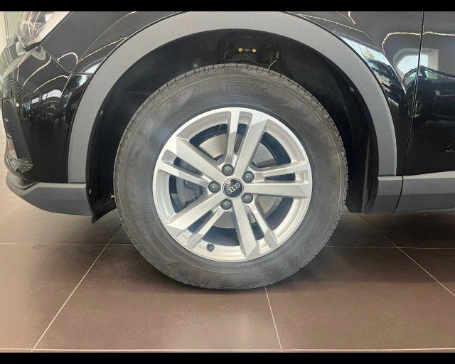 AUDI Q3 35 TDI quattro S tronic Business