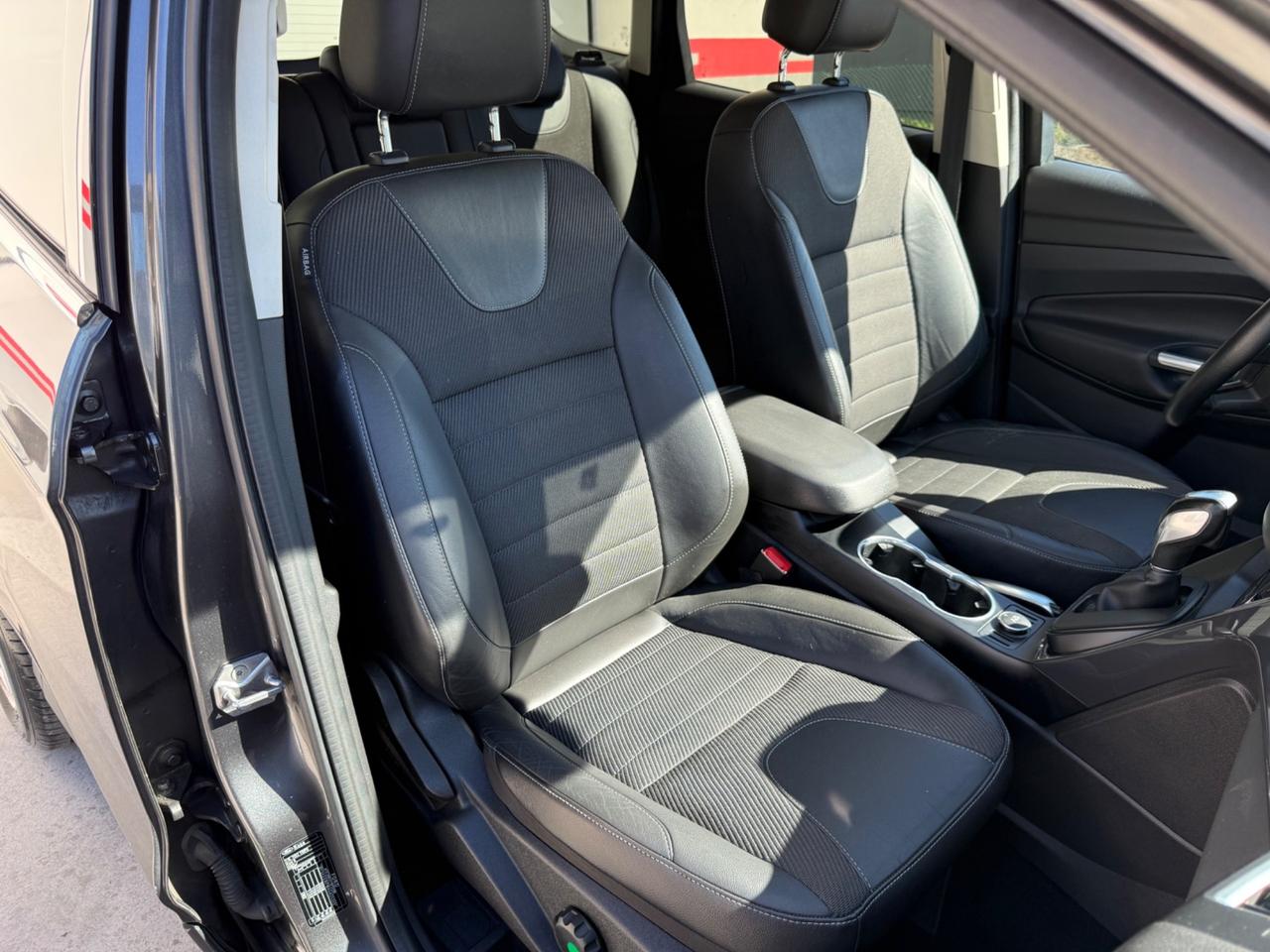 Ford Kuga 2.0 TDCI 150 CV S&S 4WD Powershift Titanium