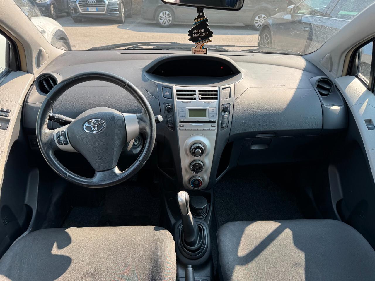 Toyota Yaris 1.0 5 porte