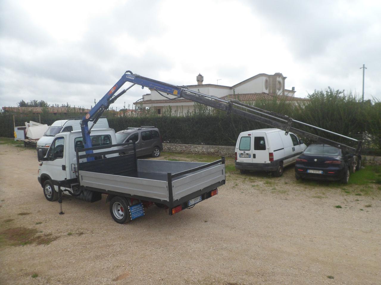 Iveco Daily 35c15 cassone fisso con gru