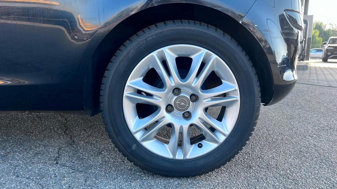 Opel Corsa 1.2 3 porte Club
