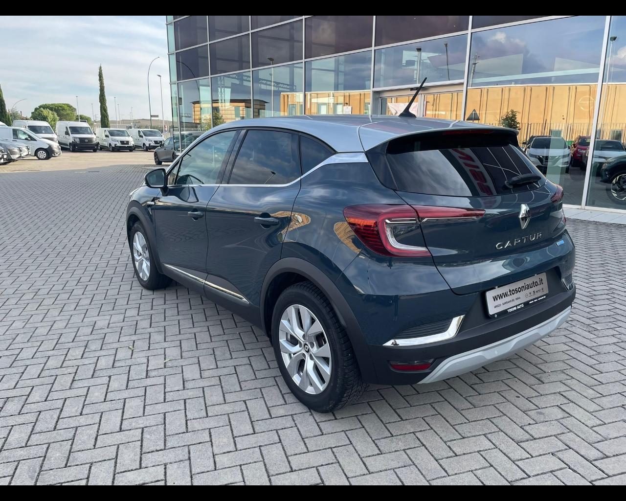 RENAULT Captur 1.6 E-Tech hybrid Intens 145cv auto