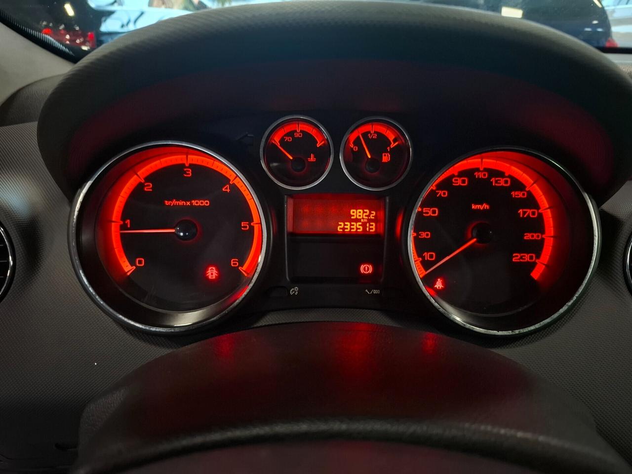 Peugeot 308 1.6 HDi 90CV Neopatentato