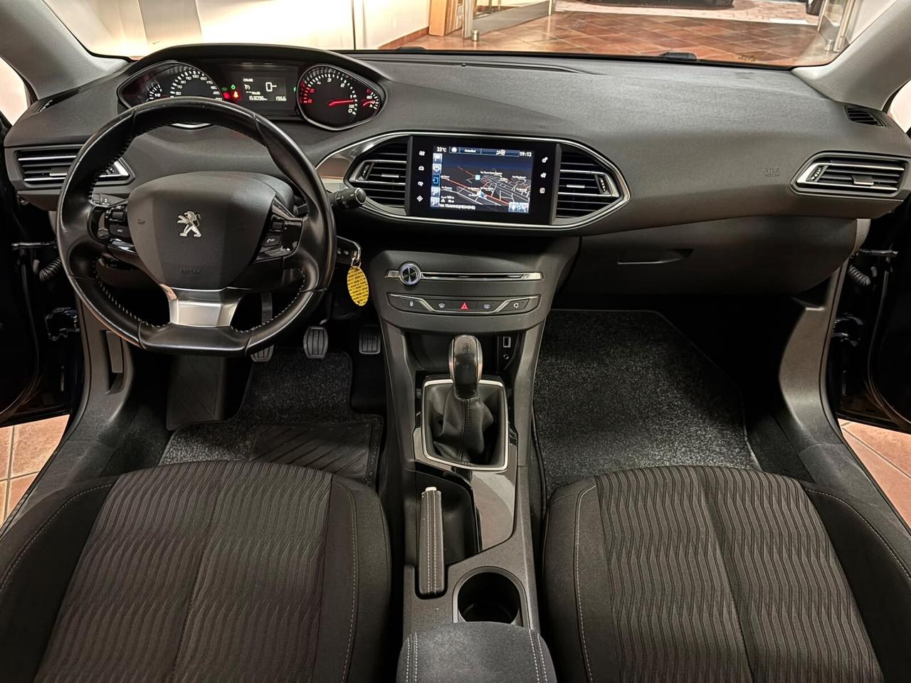 PEUGEOT 308 2015 1.6 DIESEL
