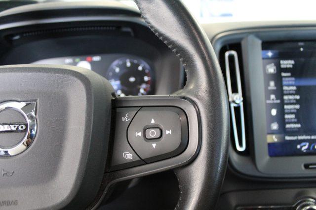 VOLVO XC40 2.0 D3 150 CV Momentum Pro