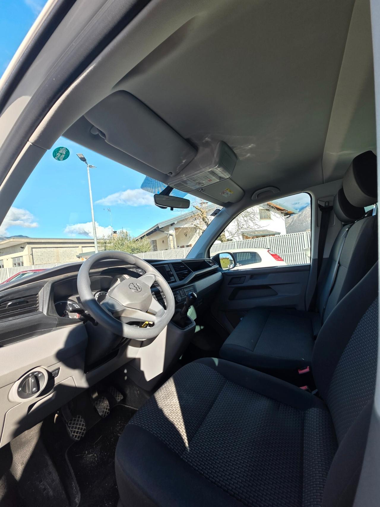 Volkswagen Caravelle 2.0 TDI 110CV 9P IVA esposta