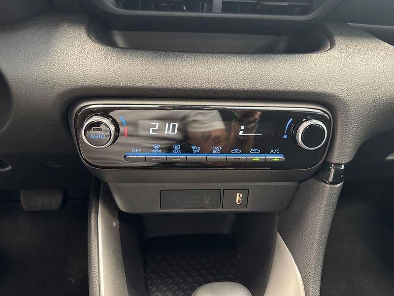 Toyota Yaris Hybrid Active MY22