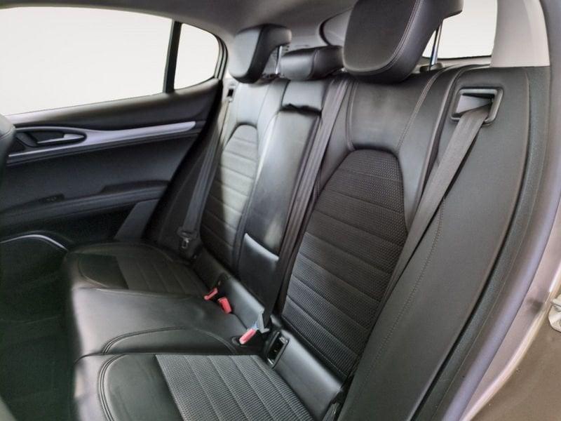 Alfa Romeo Stelvio 2.2 Turbo Diesel 180CV AT8 RWD Executive