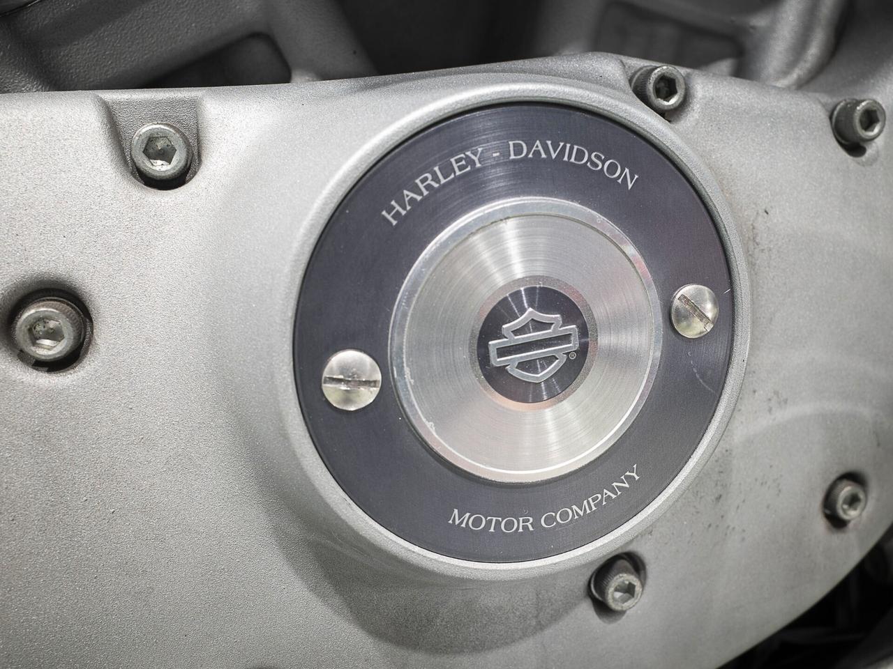 HARLEY-DAVIDSON Sportster 883 XL