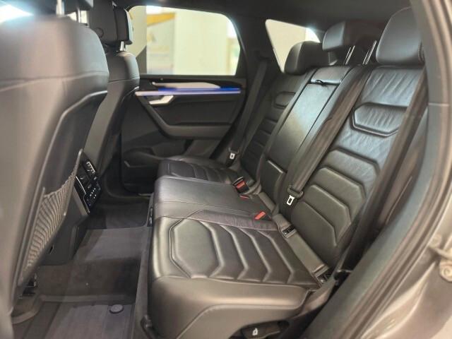 Volkswagen Touareg 3.0 V6 TDI SCR R-LINE