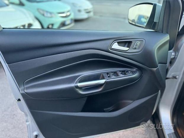 FORD Kuga 2.0 TDCI 163 CV 4WD Powershift Titaniu