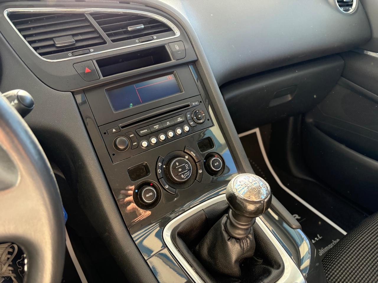 Peugeot 5008 1.6 HDi 112CV Business