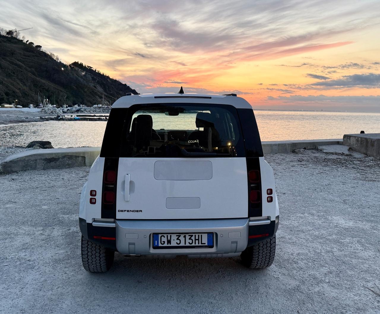 Land Rover Defender 110 - SUBENTRO LEASING