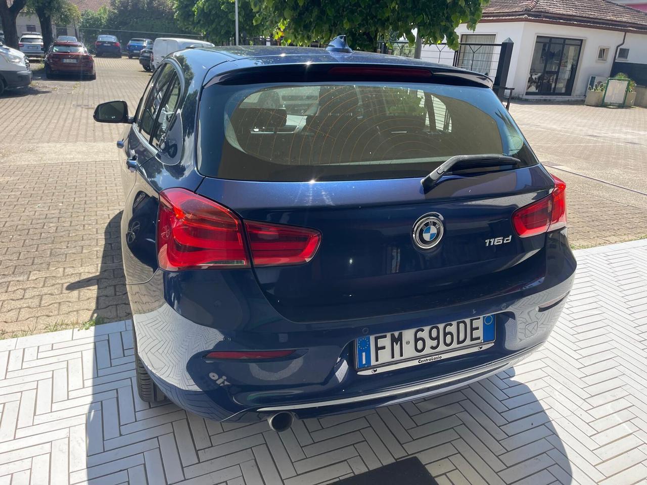 Bmw 116 116d 5p. Urban